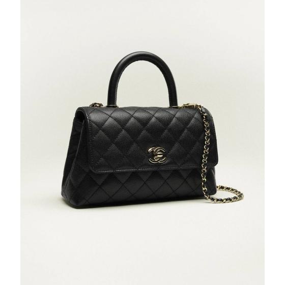 Flap bag with handle