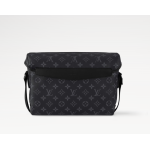 VOYAGER Small Messenger Bag