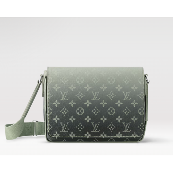 DISTRICT Small Messenger Bag