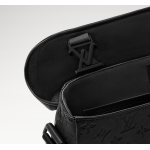 VOYAGER Small Messenger Bag