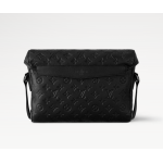 VOYAGER Small Messenger Bag