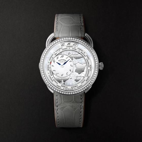 Arceau Le Temps Voyageur watch, large model, 38 mm